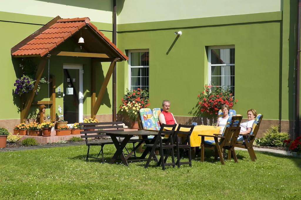 Pension Marathon Врхлабі Екстер'єр фото